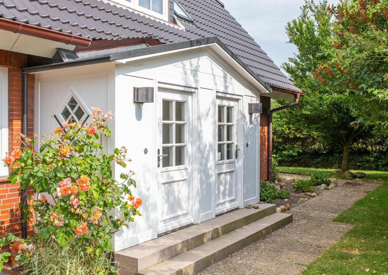 Haus Watthus - Wohnung Paradies Нибел Екстериор снимка